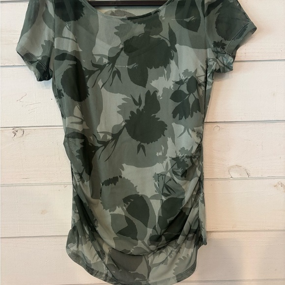 I-N-C Womens Leaves Embellished T-Shirt. Size small, green . - Picture 2 of 12